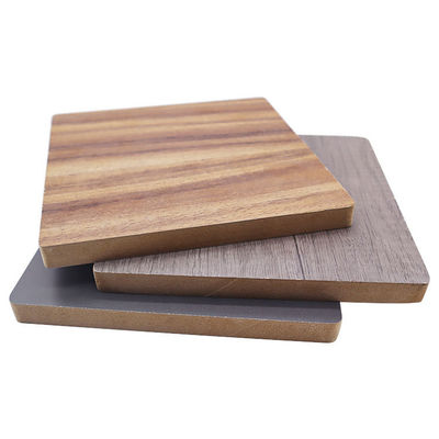 Tabla de melamina blanca Mdf Hdf Para muebles con pegamento E0 y recubrimiento duradero de melamina