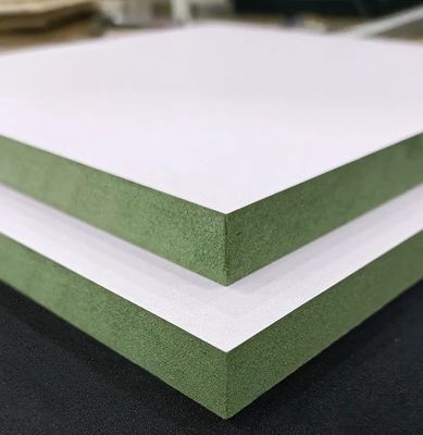 Tabla de fibra de densidad media de 16 mm Blanco brillante/madera de grano de melamina Mdf para la fabricación de muebles