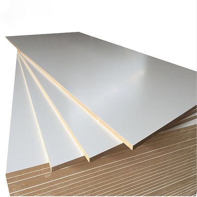 Tabla de fibra de densidad media de 16 mm Blanco brillante/madera de grano de melamina Mdf para la fabricación de muebles